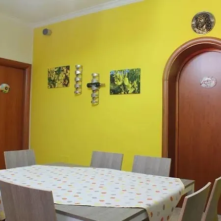 Alojamento de Acomodação e Pequeno-almoço Vesuvio Smiling 3*